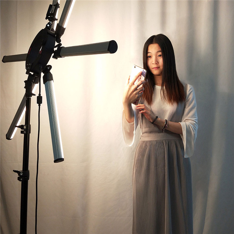 2026年ニューアイズスター6チューブライトLED撮影ビデオ - Photography Lighting Youtube のレビューと価格